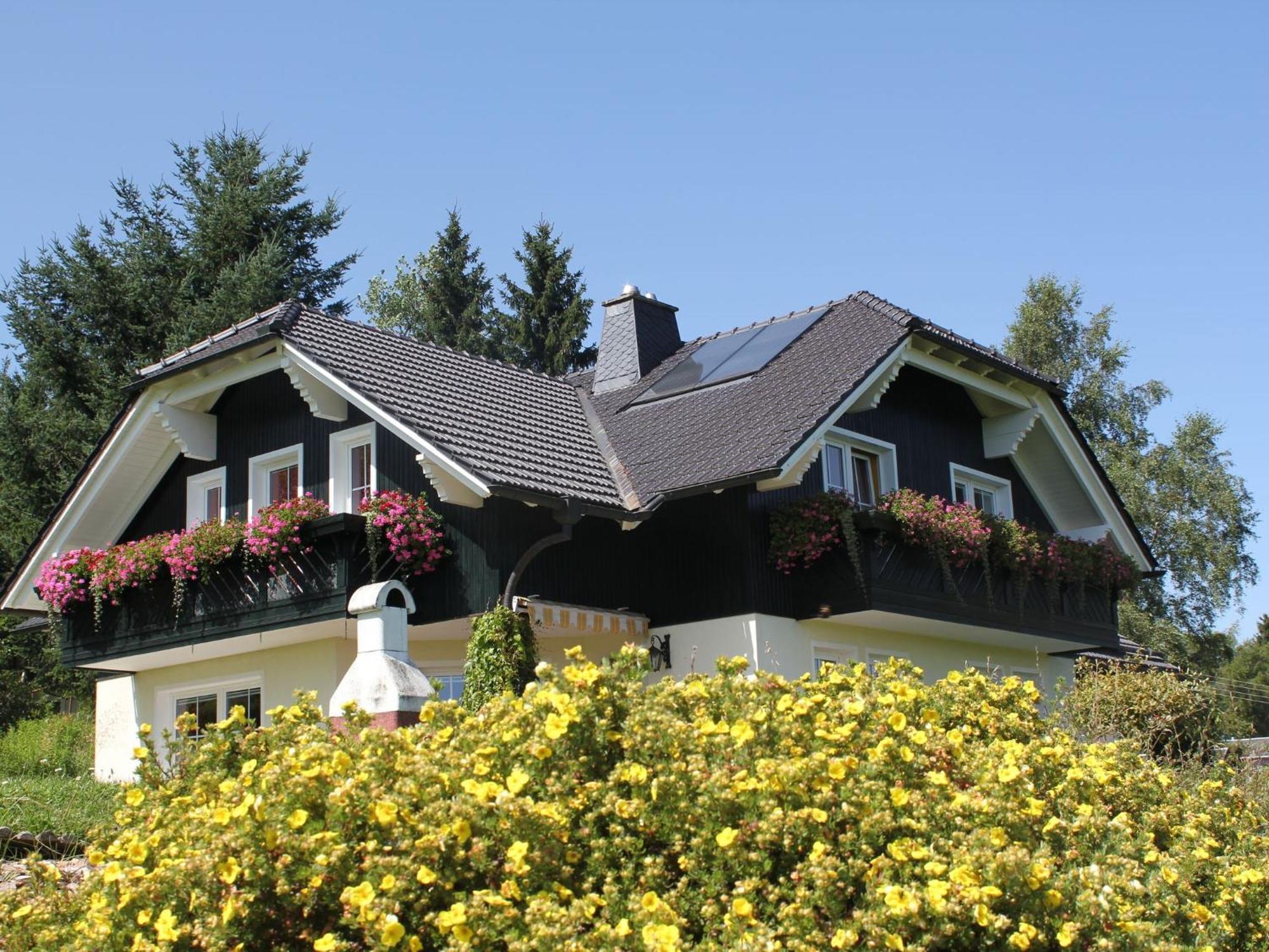 Apartment Near The Forest